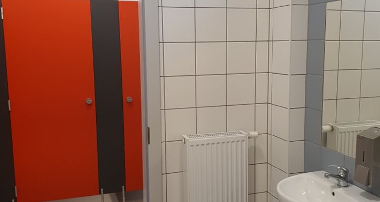 Remont toalet w ZS Krzywiń zakończony