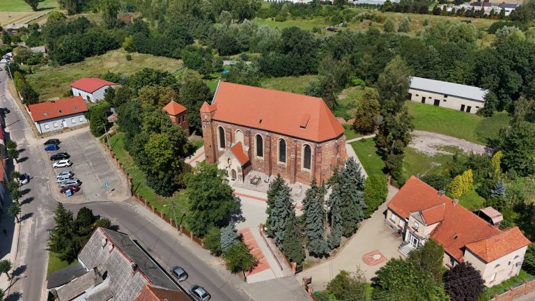 Fotografia lotnicza przedstawiająca miejscowość Krzywiń